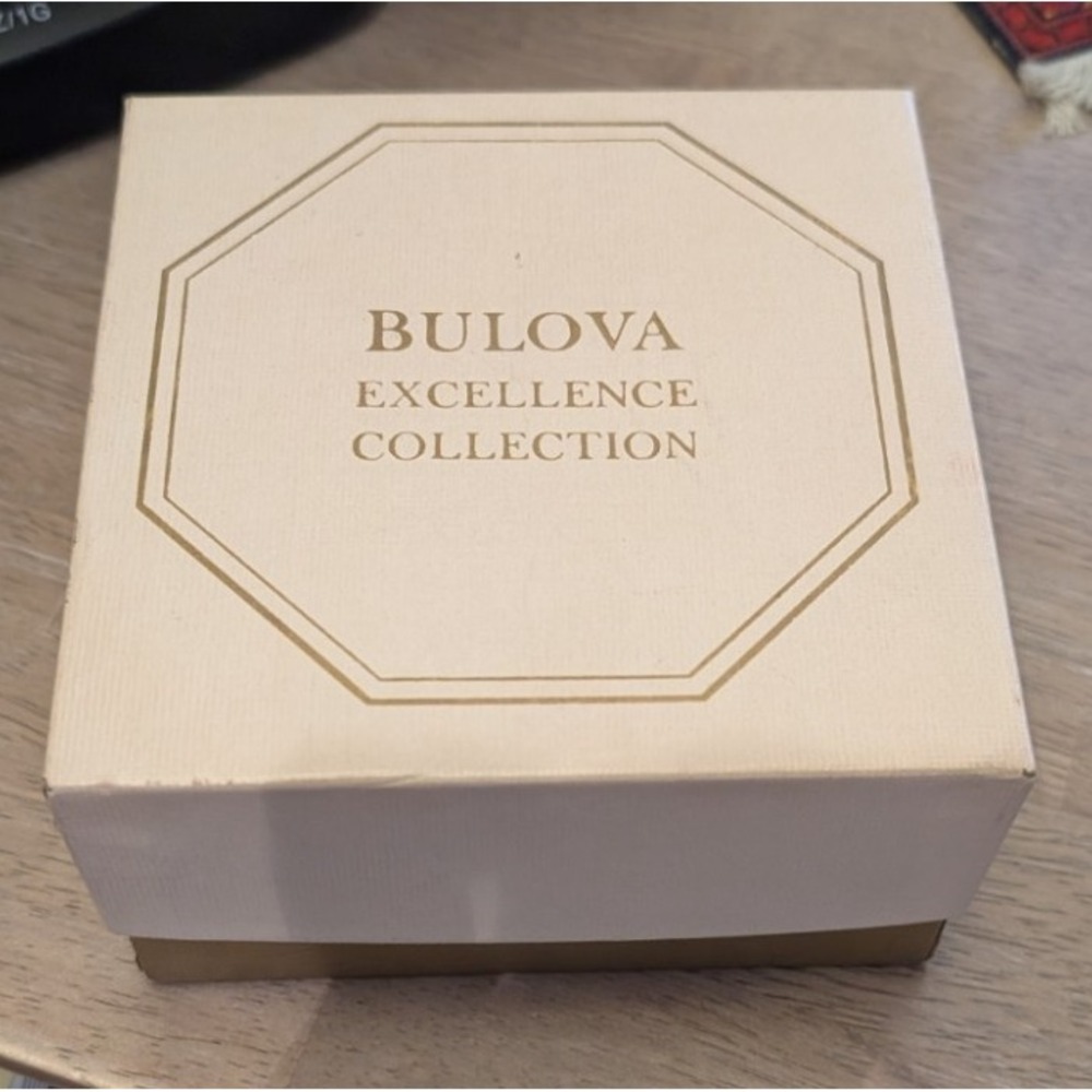 Bulova Excellence Collection Watch Box EMPTY    Cream/Gold